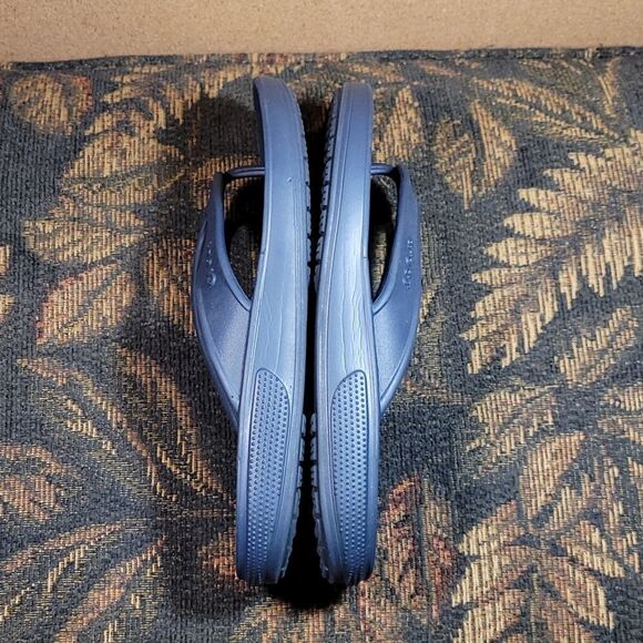 Unisex CROCS Classic II Navy Flip Flops- Size M5/W7 - Picture 4 of 6